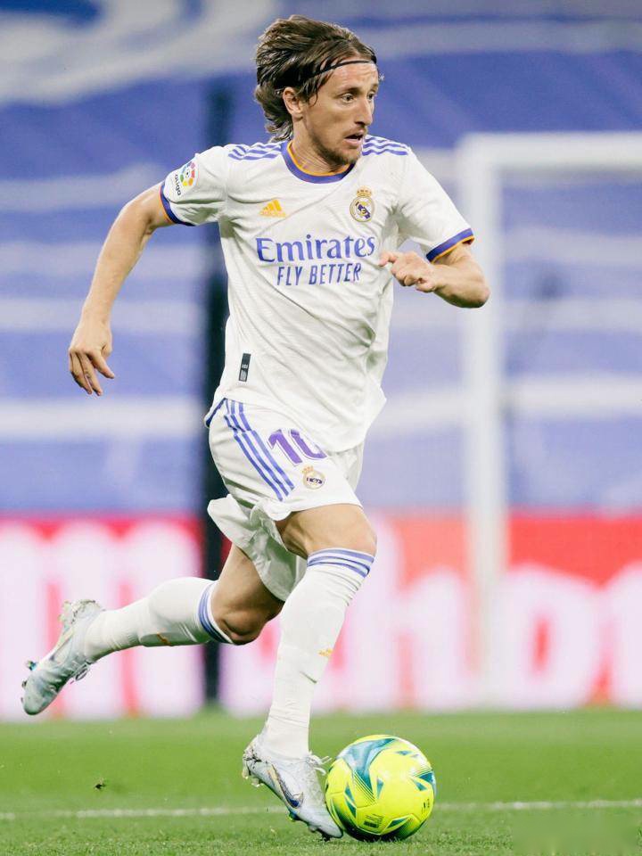 4-0登顶意甲！劳塔罗80米奔袭破门，齐沃拯救2大弃将，唯独他救不了