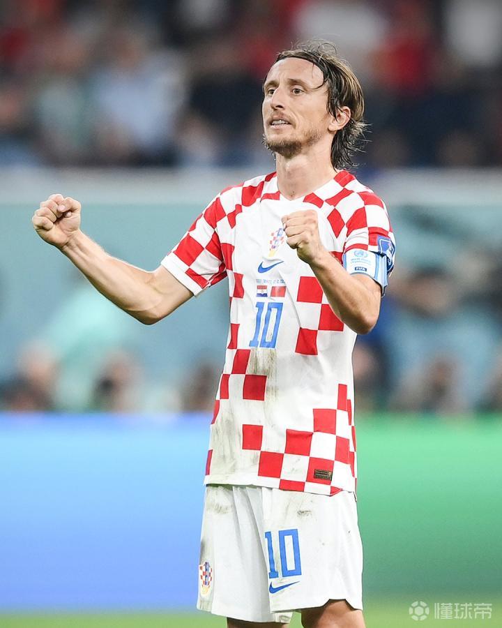 足球西甲榜首易主，冠军形势再变