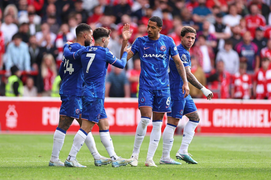 “封神”助力续航绿茵梦想，新鹏城与台铃举行车辆交付仪式